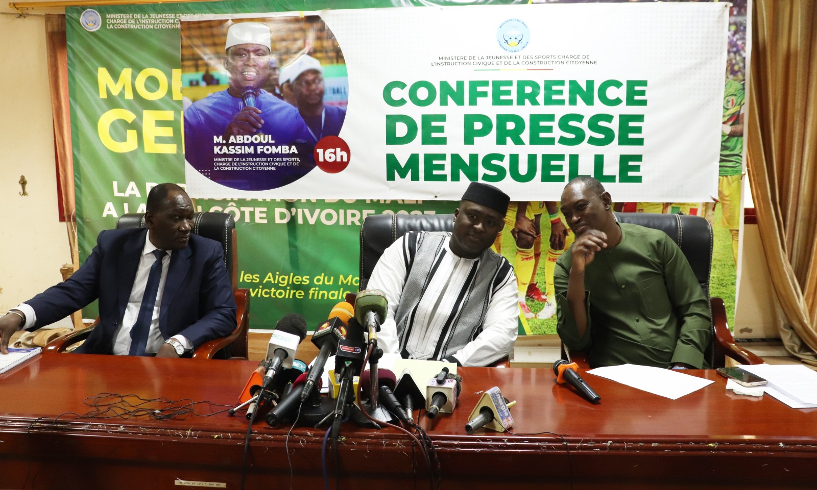 CONFÉRENCE MENSUELLE DU MINISTRE FOMBA :  les clignotants sont aux verts