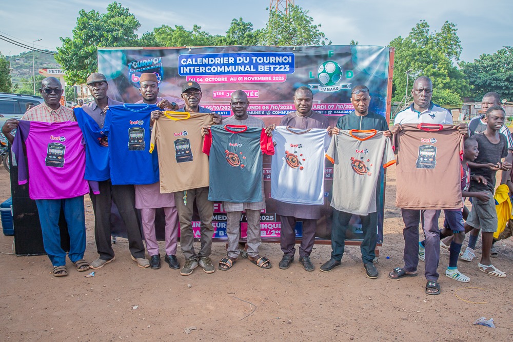 TOURNOI INTER-COMMUNAL BET223 LES PARTICIPANTS HABILLES